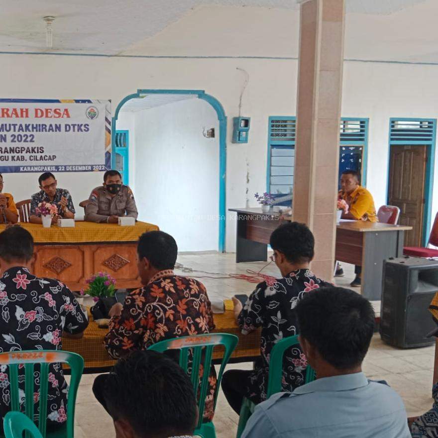Musyawarah Desa Pemutakhiran DTKS Desa Karangpakis